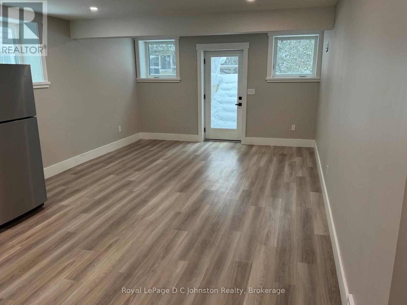 2 - 242 South Rankin Street, Saugeen Shores, Ontario  N0H 2L0 - Photo 6 - X12646074