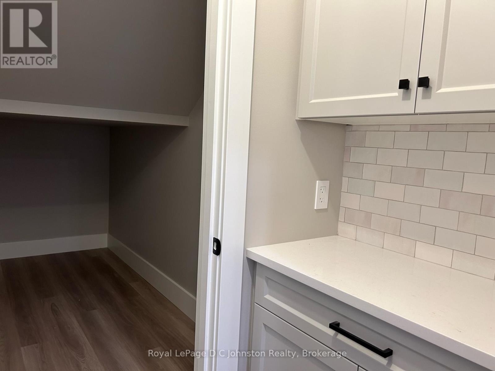 2 - 242 South Rankin Street, Saugeen Shores, Ontario  N0H 2L0 - Photo 2 - X12646074