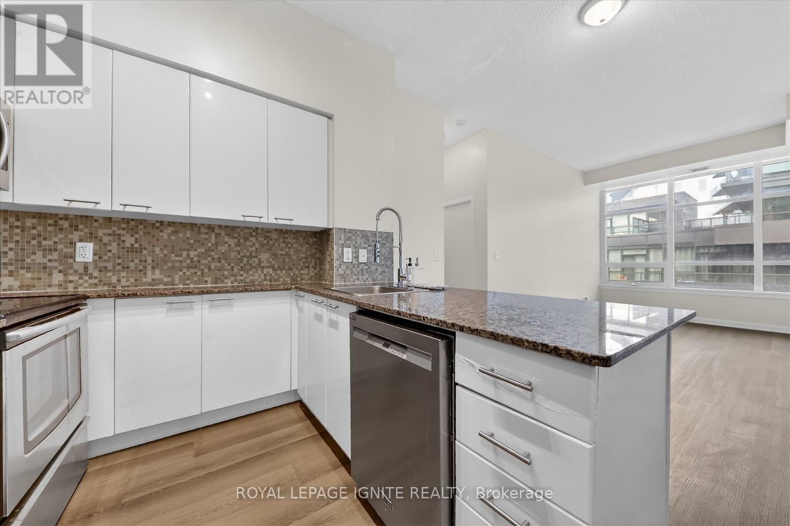 709 - 15 Bruyeres Mews, Toronto, Ontario  M5V 0A7 - Photo 11 - C12713300