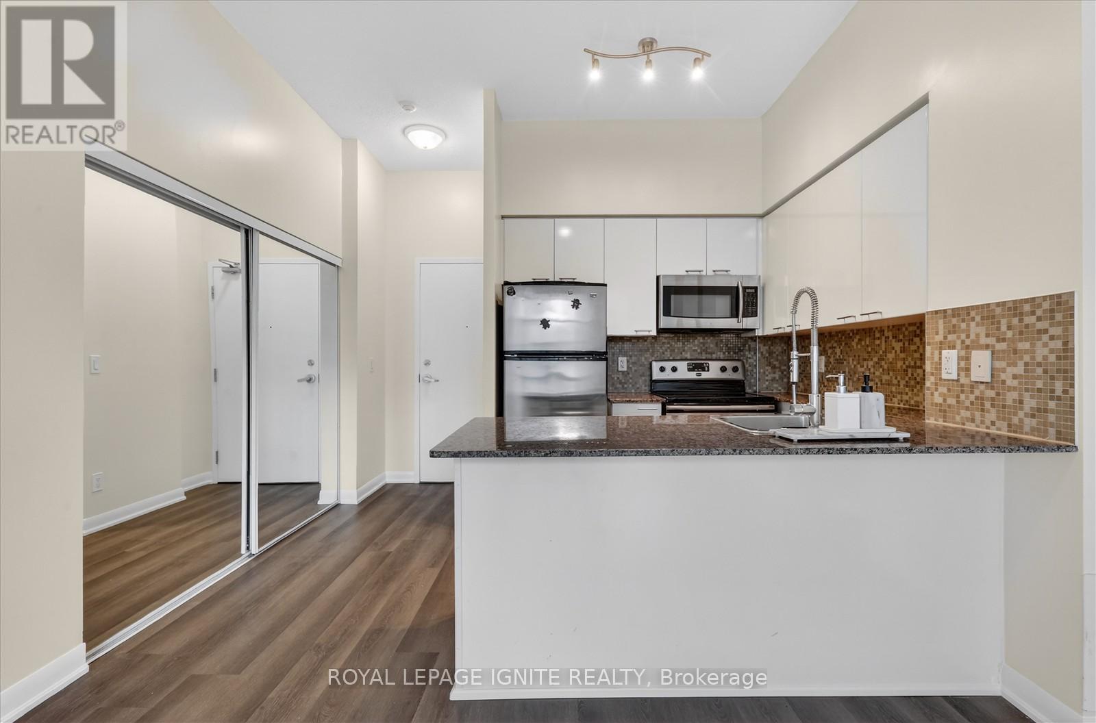 709 - 15 Bruyeres Mews, Toronto, Ontario  M5V 0A7 - Photo 12 - C12713300