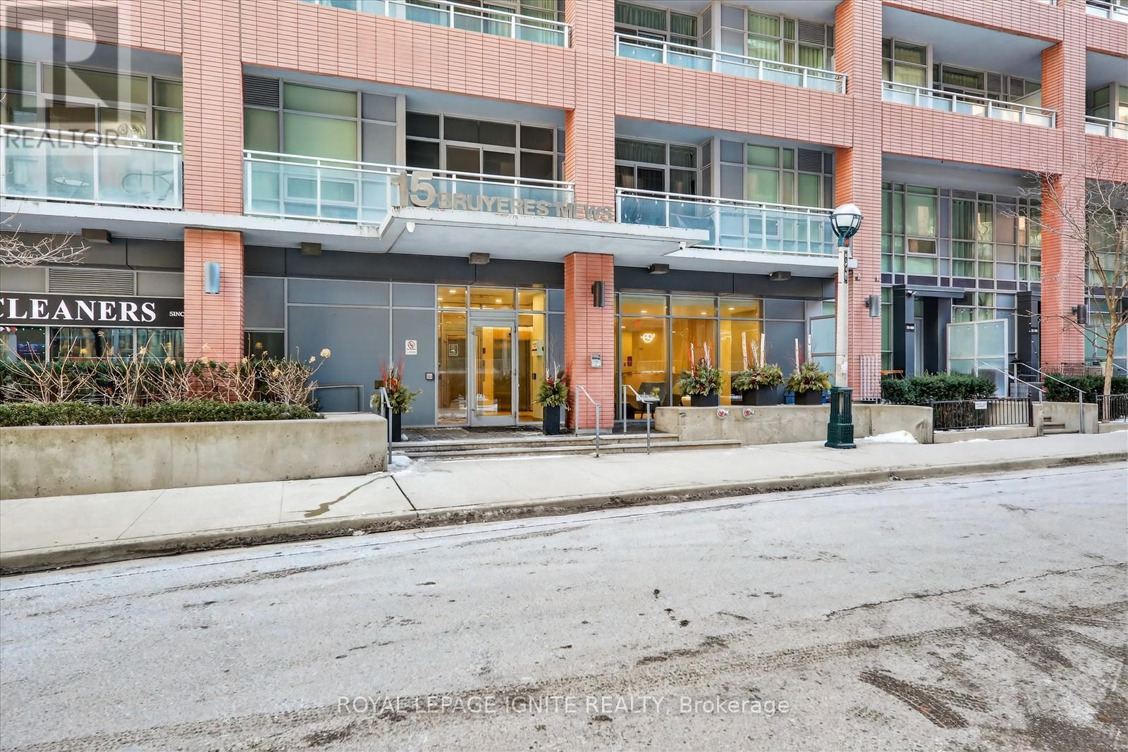 709 - 15 Bruyeres Mews, Toronto, Ontario  M5V 0A7 - Photo 3 - C12713300