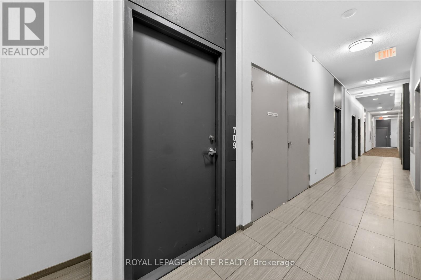 709 - 15 Bruyeres Mews, Toronto, Ontario  M5V 0A7 - Photo 7 - C12713300