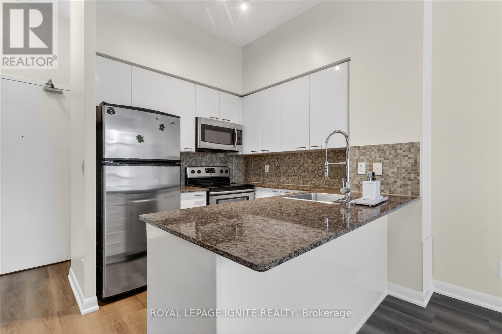 709 - 15 Bruyeres Mews, Toronto, Ontario  M5V 0A7 - Photo 9 - C12713300