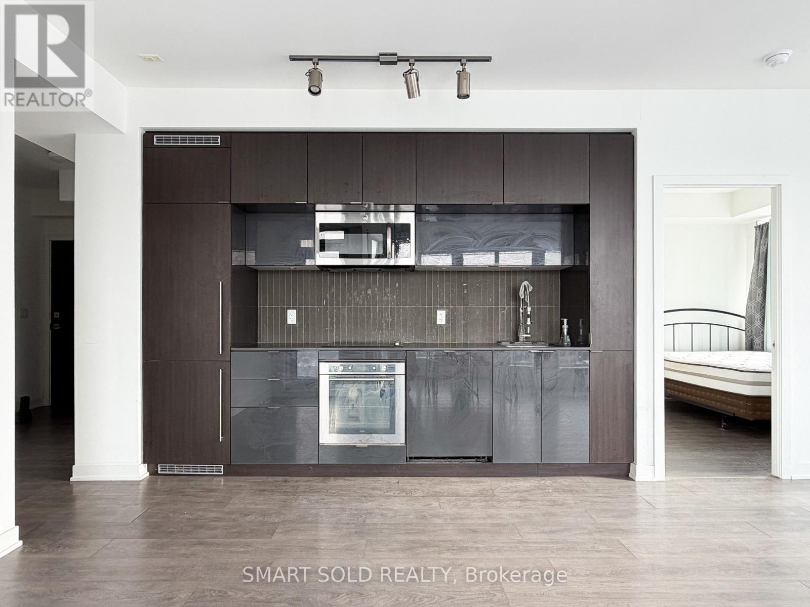 708 - 28 Avondale Avenue, Toronto, Ontario  M2N 2T9 - Photo 5 - C12713346