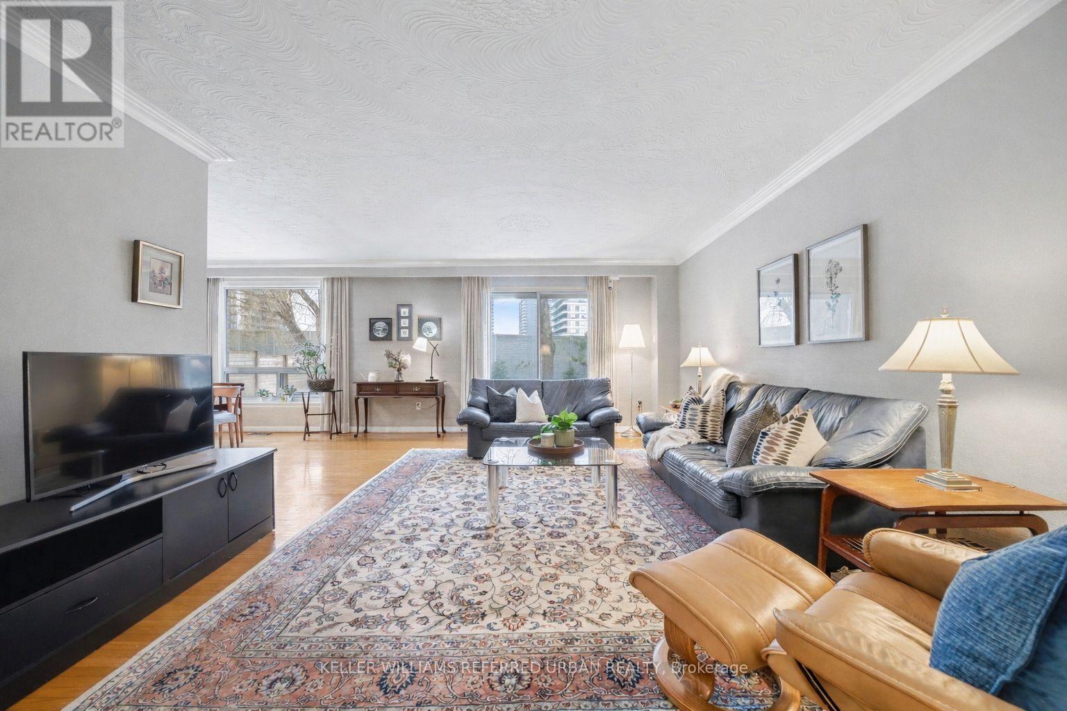 194 Woodsworth Road, Toronto, Ontario  M2L 2T1 - Photo 5 - C12713366