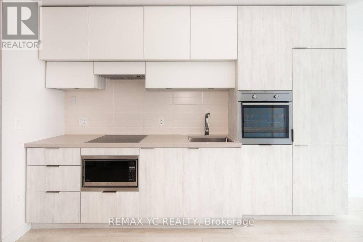 2104 - 8 Eglinton Avenue E, Toronto, Ontario  M4P 1A6 - Photo 3 - C12713436