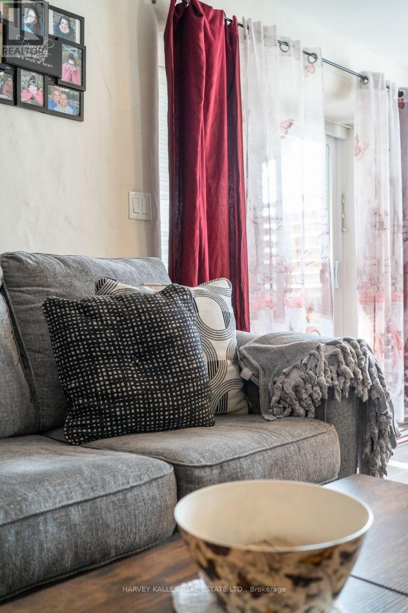 46 Barker Street, Prince Edward County, Ontario  K0K 2T0 - Photo 13 - X12281326