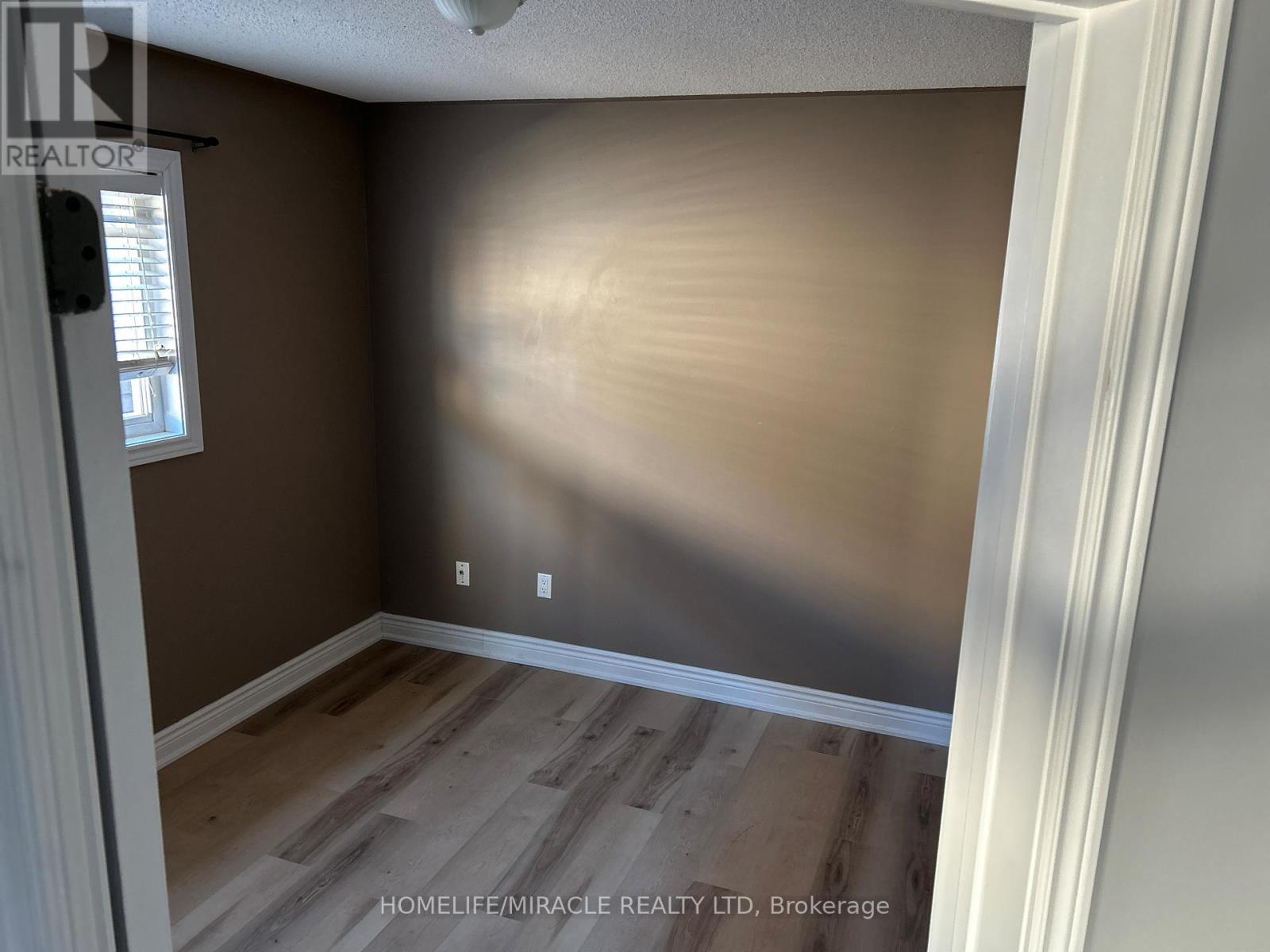 584 Falconridge Drive, Oshawa, Ontario  L1K 0B9 - Photo 10 - E12713342