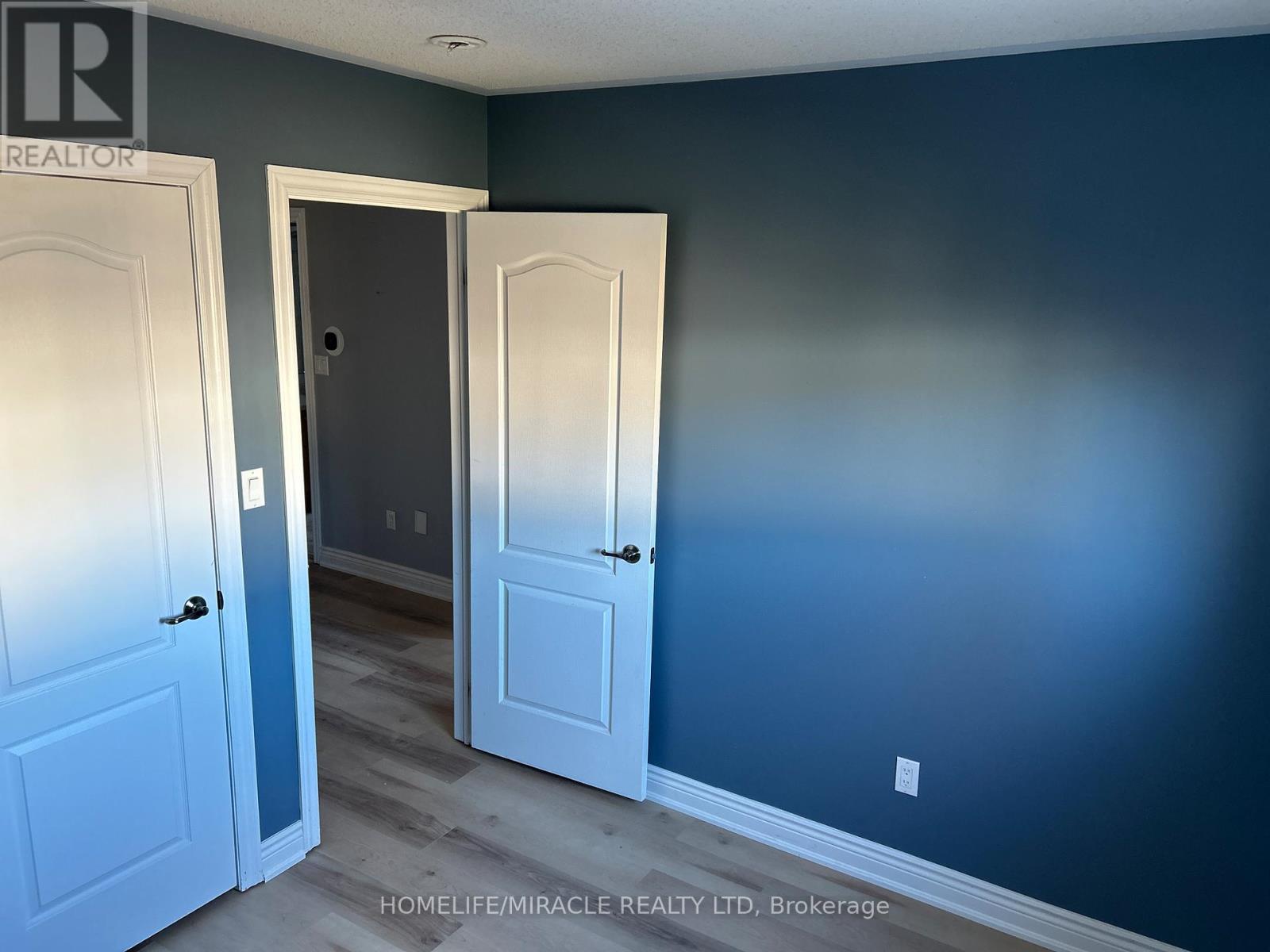 584 Falconridge Drive, Oshawa, Ontario  L1K 0B9 - Photo 8 - E12713342