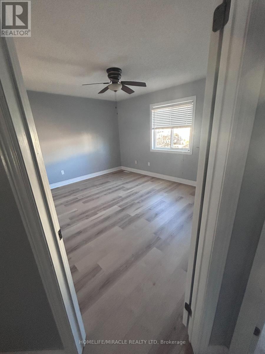 584 Falconridge Drive, Oshawa, Ontario  L1K 0B9 - Photo 9 - E12713342