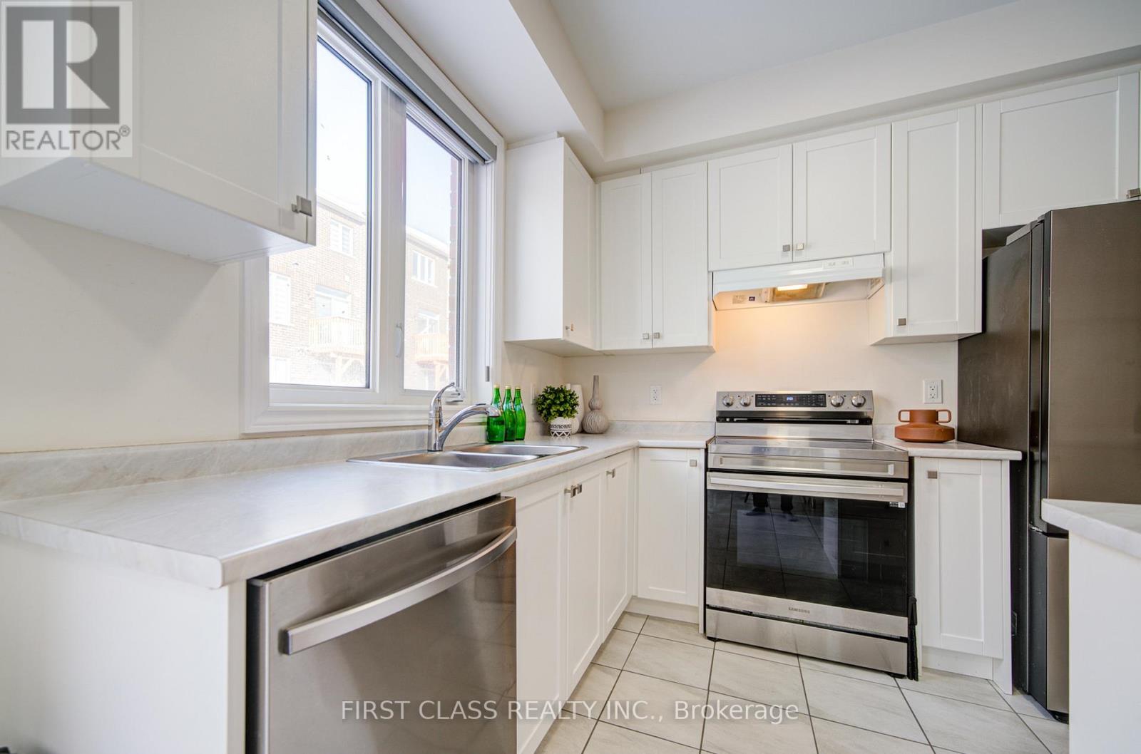 968 Cormorant Path, Pickering, Ontario  L1X 0P5 - Photo 11 - E12713450