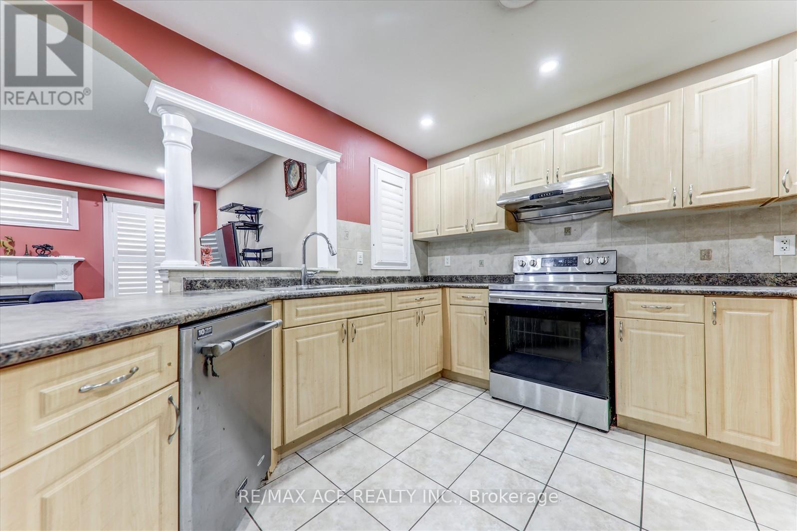 51 Stammers Drive, Ajax, Ontario  L1T 0L5 - Photo 17 - E12713484