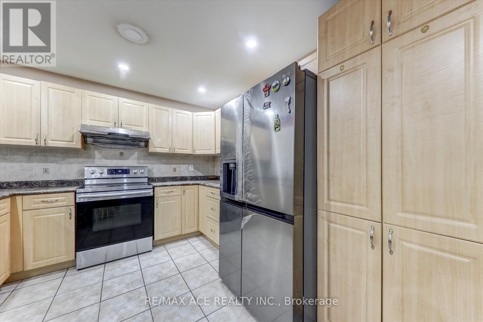 51 Stammers Drive, Ajax, Ontario  L1T 0L5 - Photo 18 - E12713484