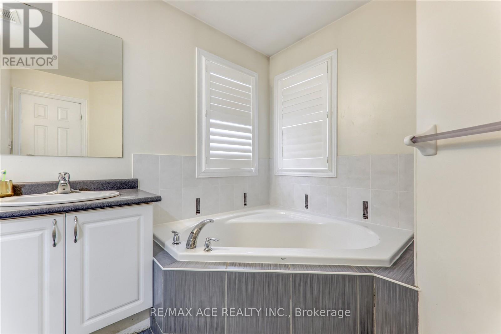 51 Stammers Drive, Ajax, Ontario  L1T 0L5 - Photo 27 - E12713484