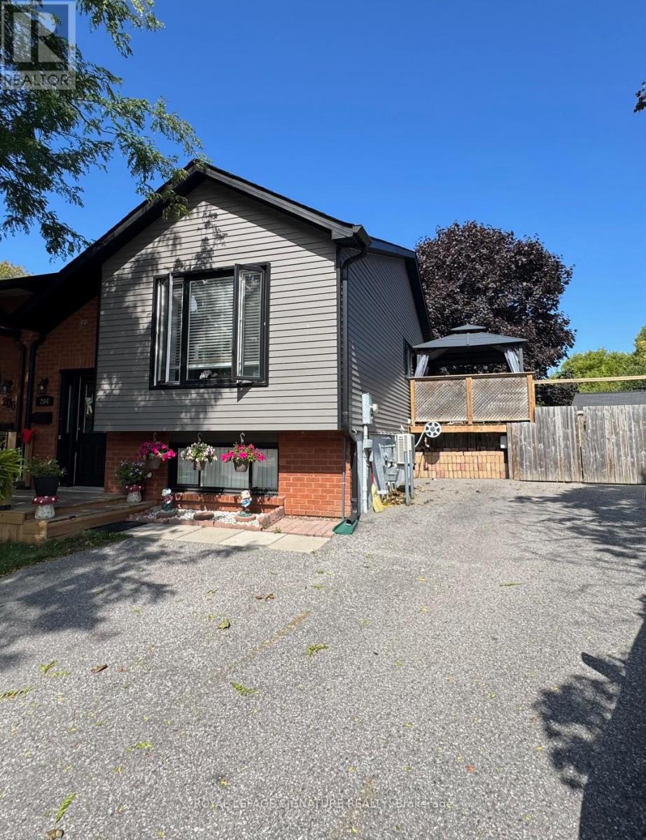 204 Medina Court, Oshawa, Ontario  L1J 7E1 - Photo 2 - E12713500