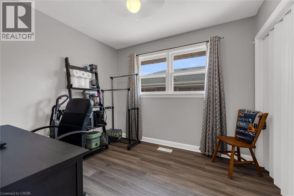 331 East 42nd Street, Hamilton, Ontario  L8T 3A6 - Photo 10 - 40799792