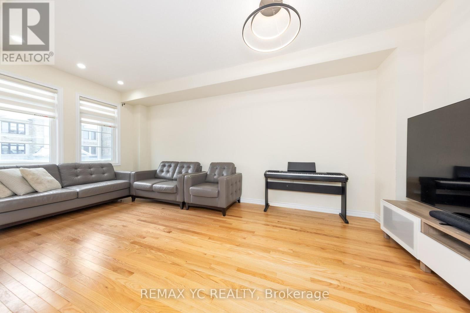 58 Sandwell Street, Vaughan, Ontario  L4H 4S4 - Photo 4 - N12713288