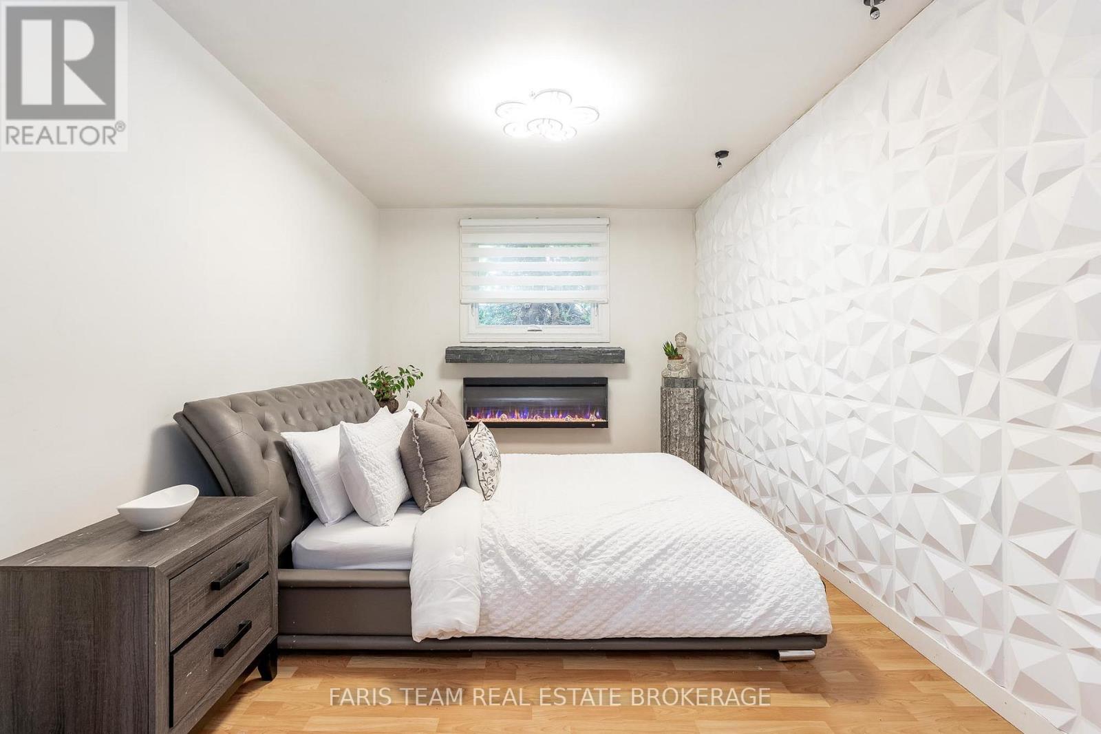 11 Park Avenue, East Gwillimbury, Ontario  L9N 1G9 - Photo 13 - N12713432