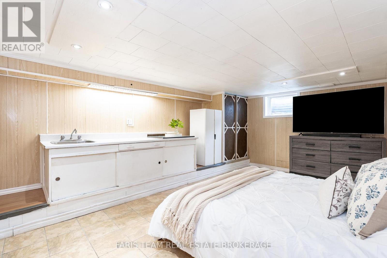 11 Park Avenue, East Gwillimbury, Ontario  L9N 1G9 - Photo 19 - N12713432