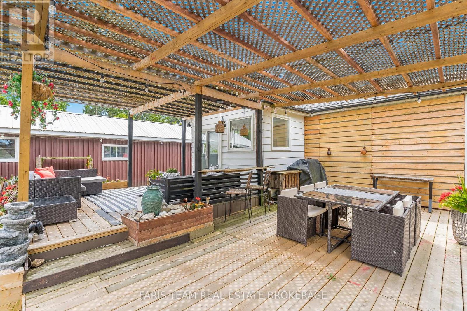 11 Park Avenue, East Gwillimbury, Ontario  L9N 1G9 - Photo 24 - N12713432