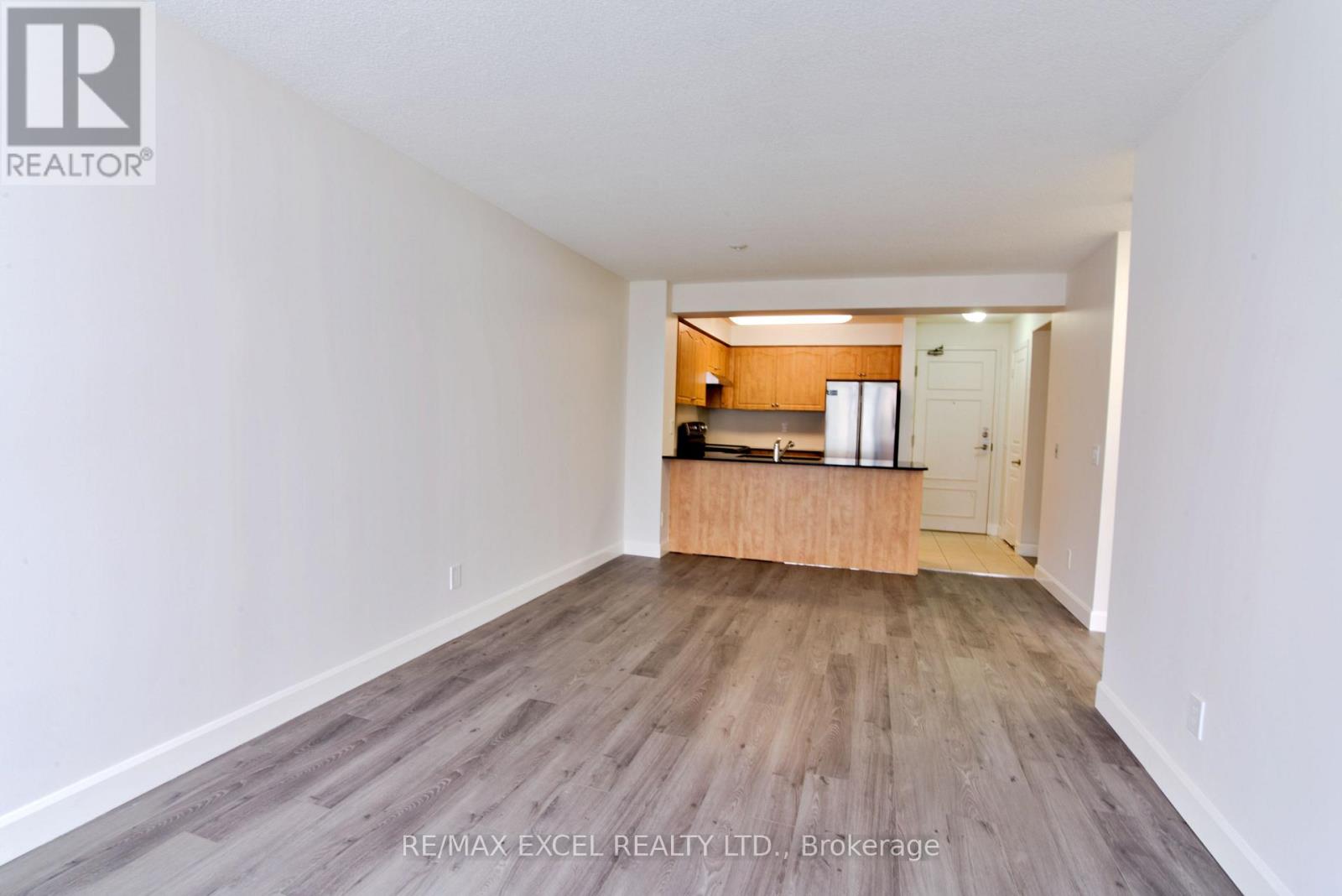 907 - 350 Red Maple Road, Richmond Hill, Ontario  L4C 0T5 - Photo 3 - N12713476