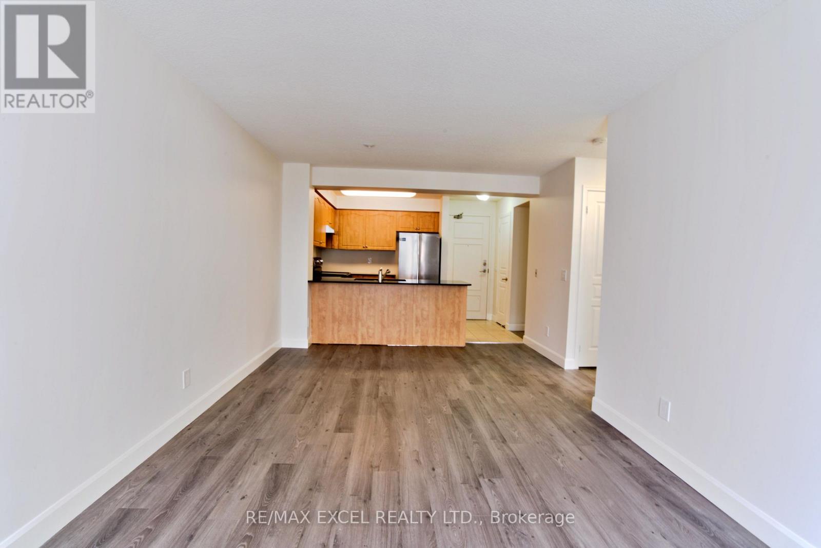 907 - 350 Red Maple Road, Richmond Hill, Ontario  L4C 0T5 - Photo 4 - N12713476