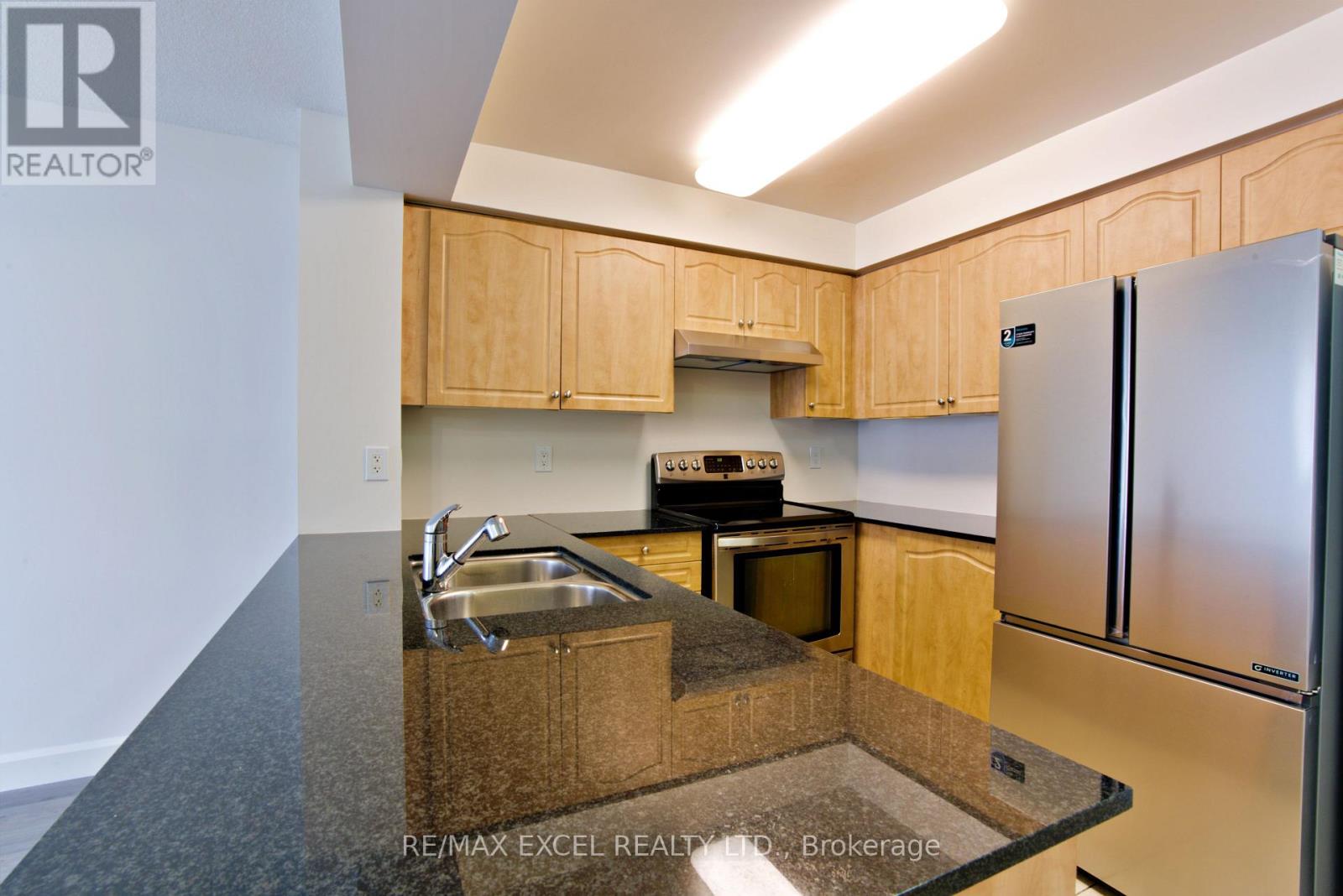 907 - 350 Red Maple Road, Richmond Hill, Ontario  L4C 0T5 - Photo 8 - N12713476