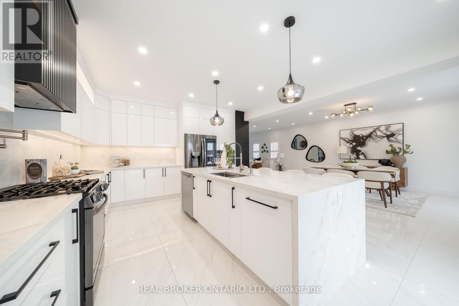 33 Carnoustie Crescent, Richmond Hill, Ontario  L4E 0A2 - Photo 10 - N12713514