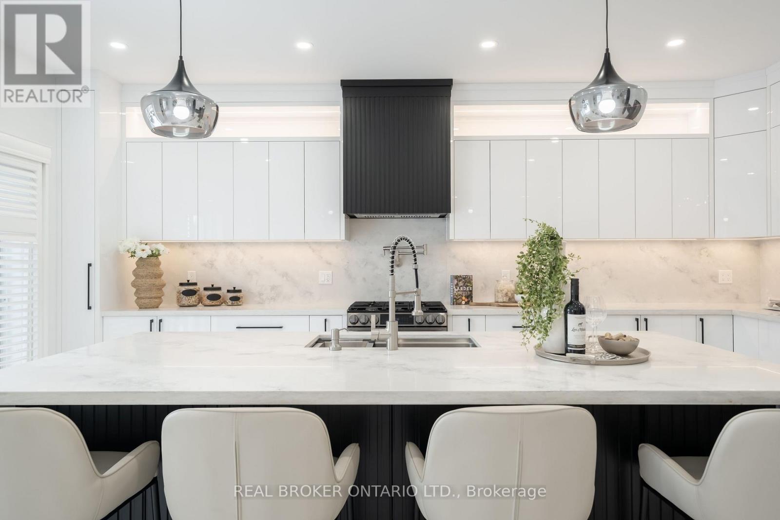 33 Carnoustie Crescent, Richmond Hill, Ontario  L4E 0A2 - Photo 14 - N12713514