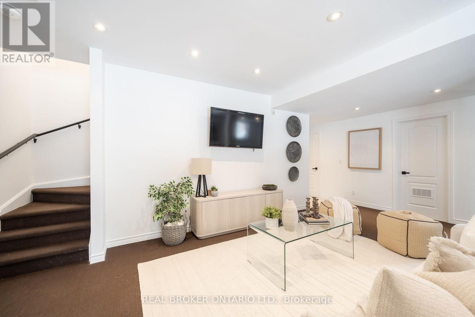 33 Carnoustie Crescent, Richmond Hill, Ontario  L4E 0A2 - Photo 30 - N12713514