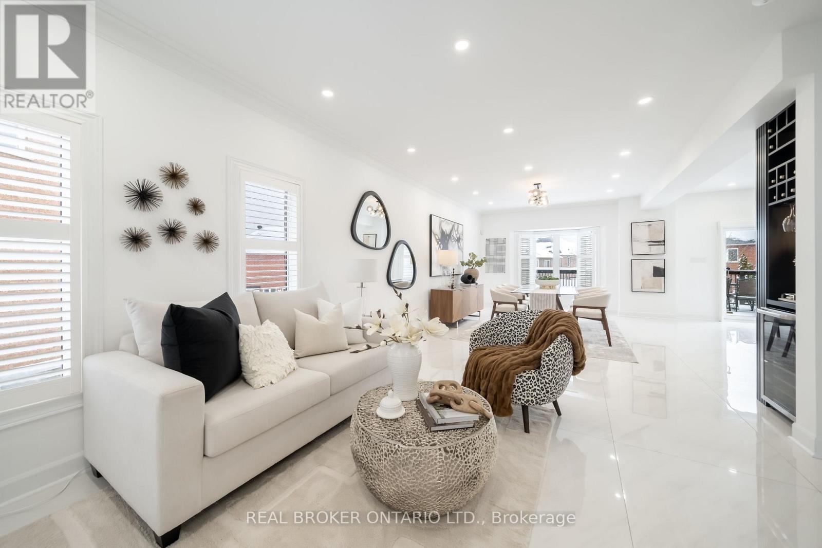 33 Carnoustie Crescent, Richmond Hill, Ontario  L4E 0A2 - Photo 5 - N12713514