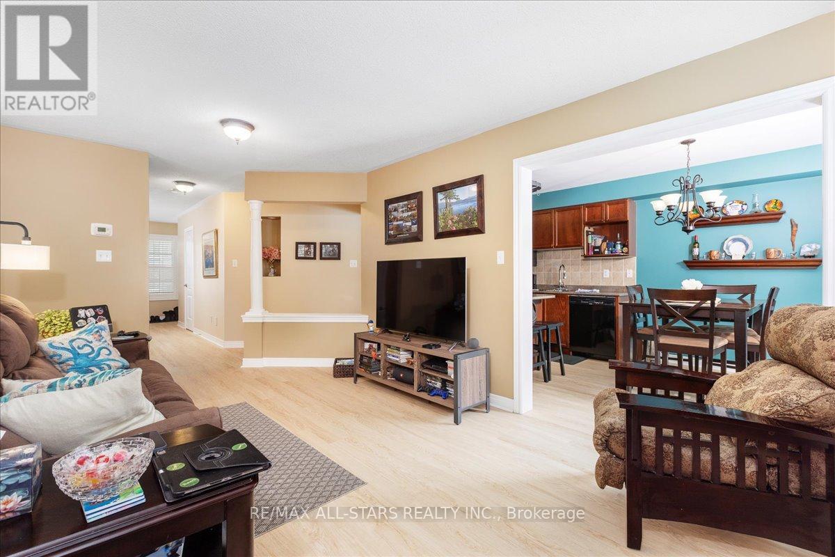 56 Ian Drive, Georgina, Ontario  L4P 4G9 - Photo 15 - N12713528