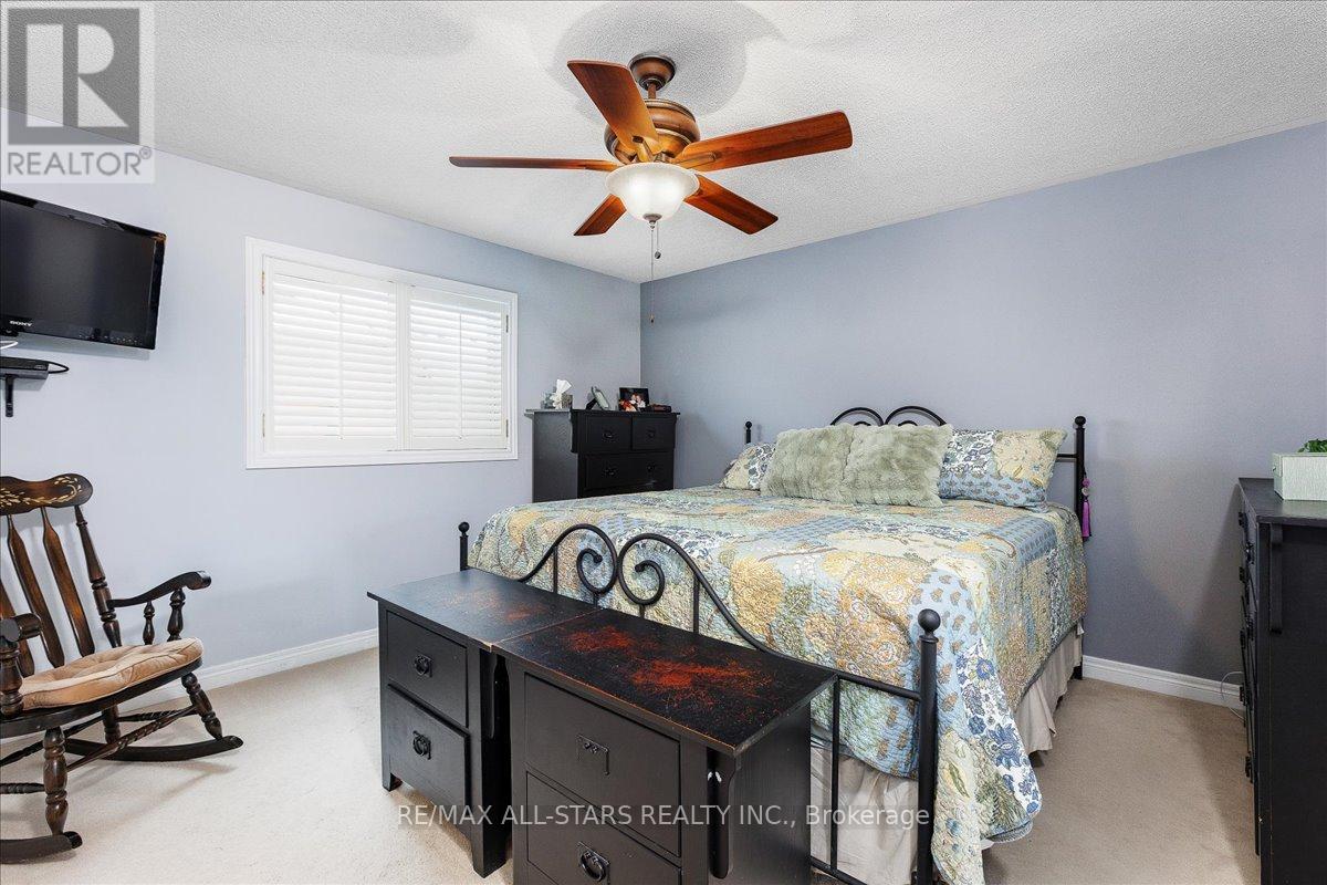 56 Ian Drive, Georgina, Ontario  L4P 4G9 - Photo 22 - N12713528