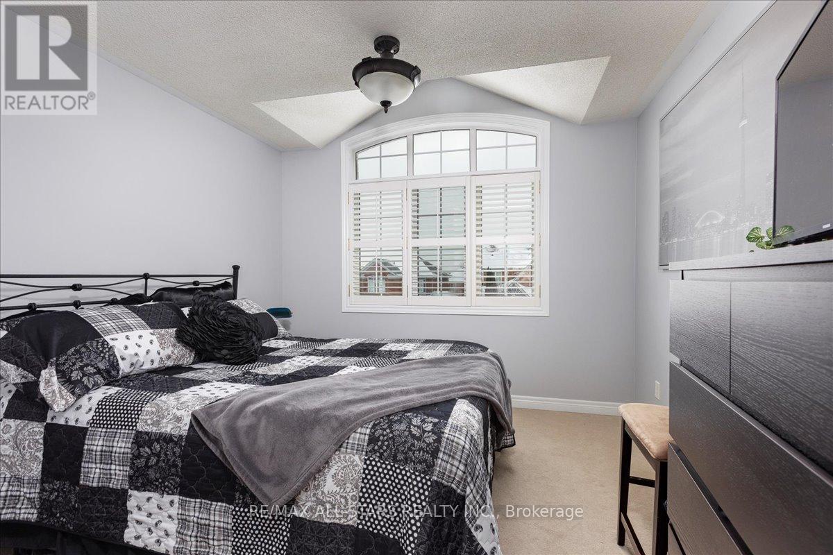 56 Ian Drive, Georgina, Ontario  L4P 4G9 - Photo 26 - N12713528