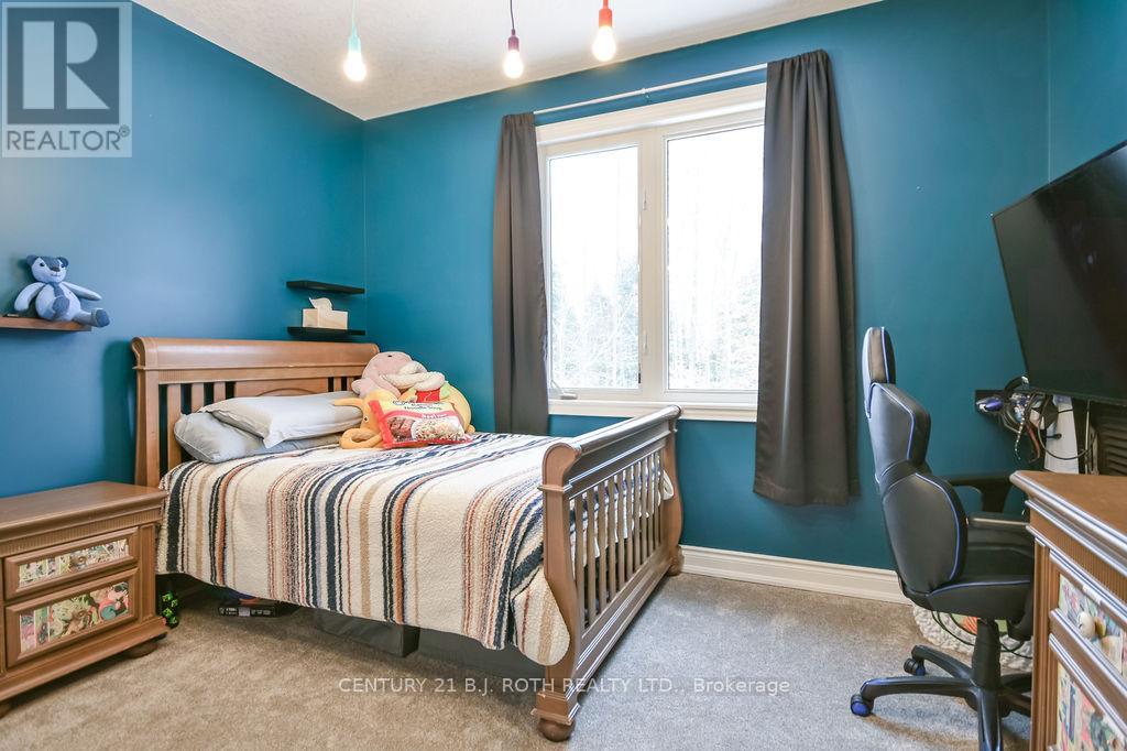 8 Merrington Avenue, Oro-Medonte, Ontario  L3V 6H2 - Photo 14 - S12713524