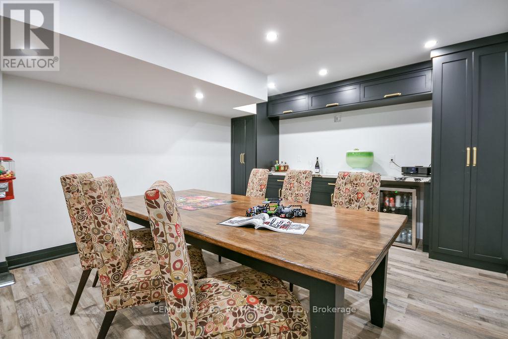 8 Merrington Avenue, Oro-Medonte, Ontario  L3V 6H2 - Photo 24 - S12713524