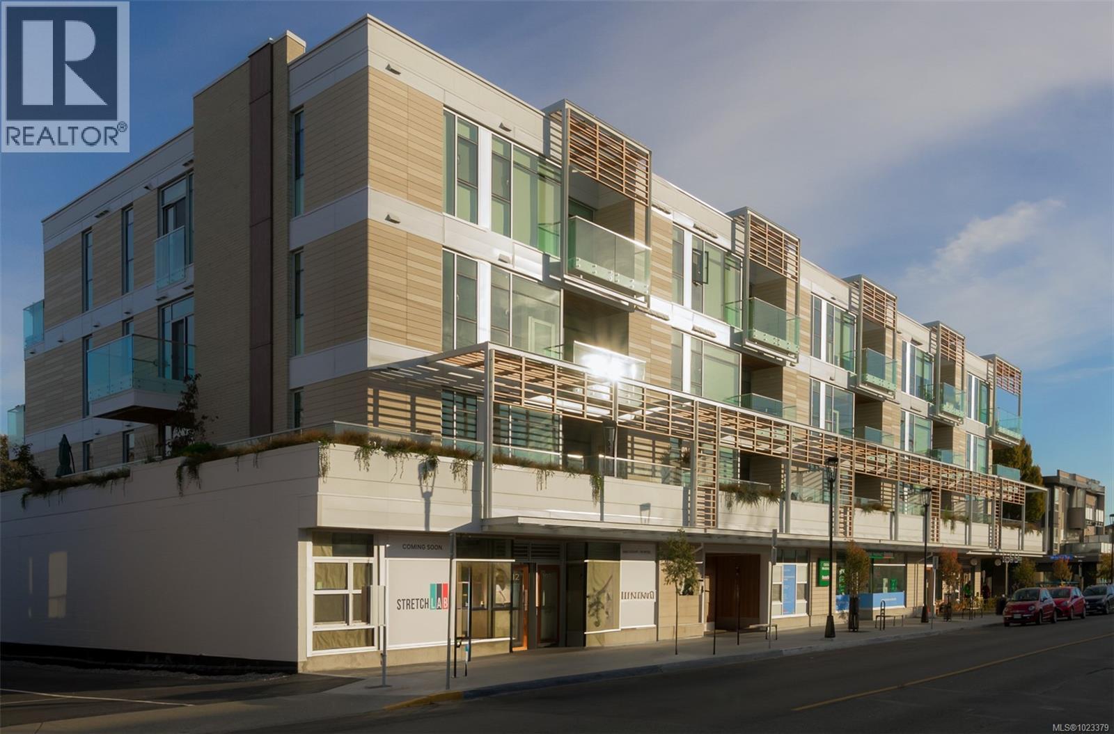 205 1916 Oak Bay Ave, Victoria, British Columbia  V8R 1C7 - Photo 3 - 1023379