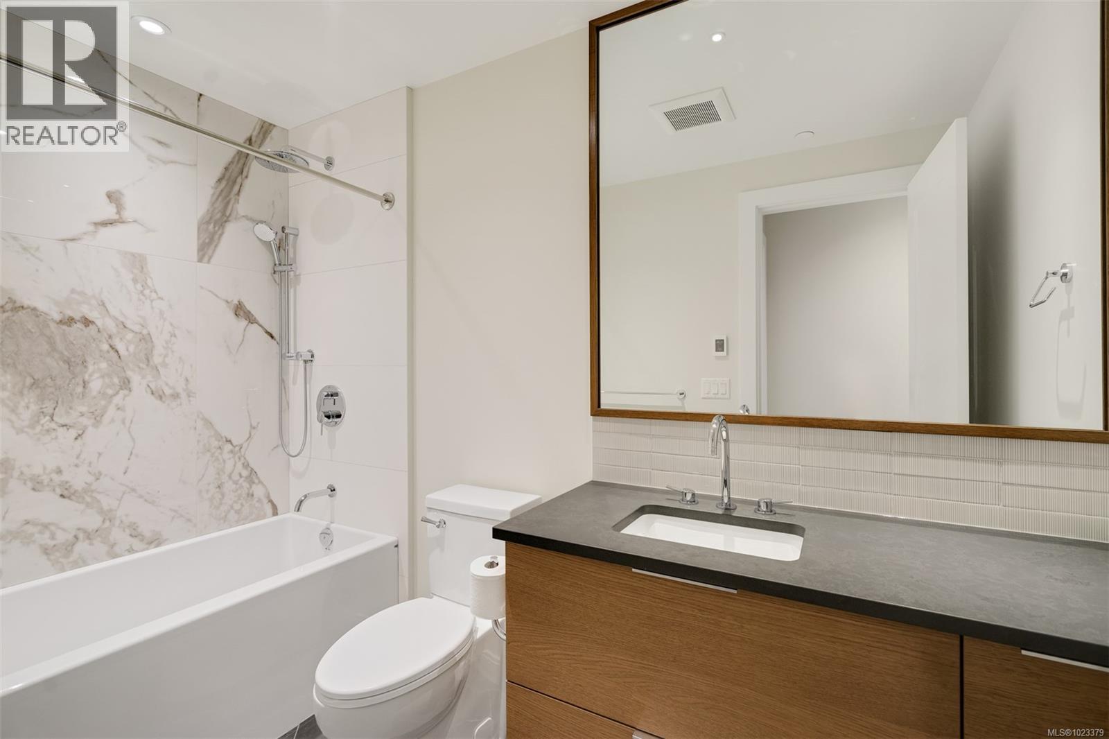 205 1916 Oak Bay Ave, Victoria, British Columbia  V8R 1C7 - Photo 34 - 1023379