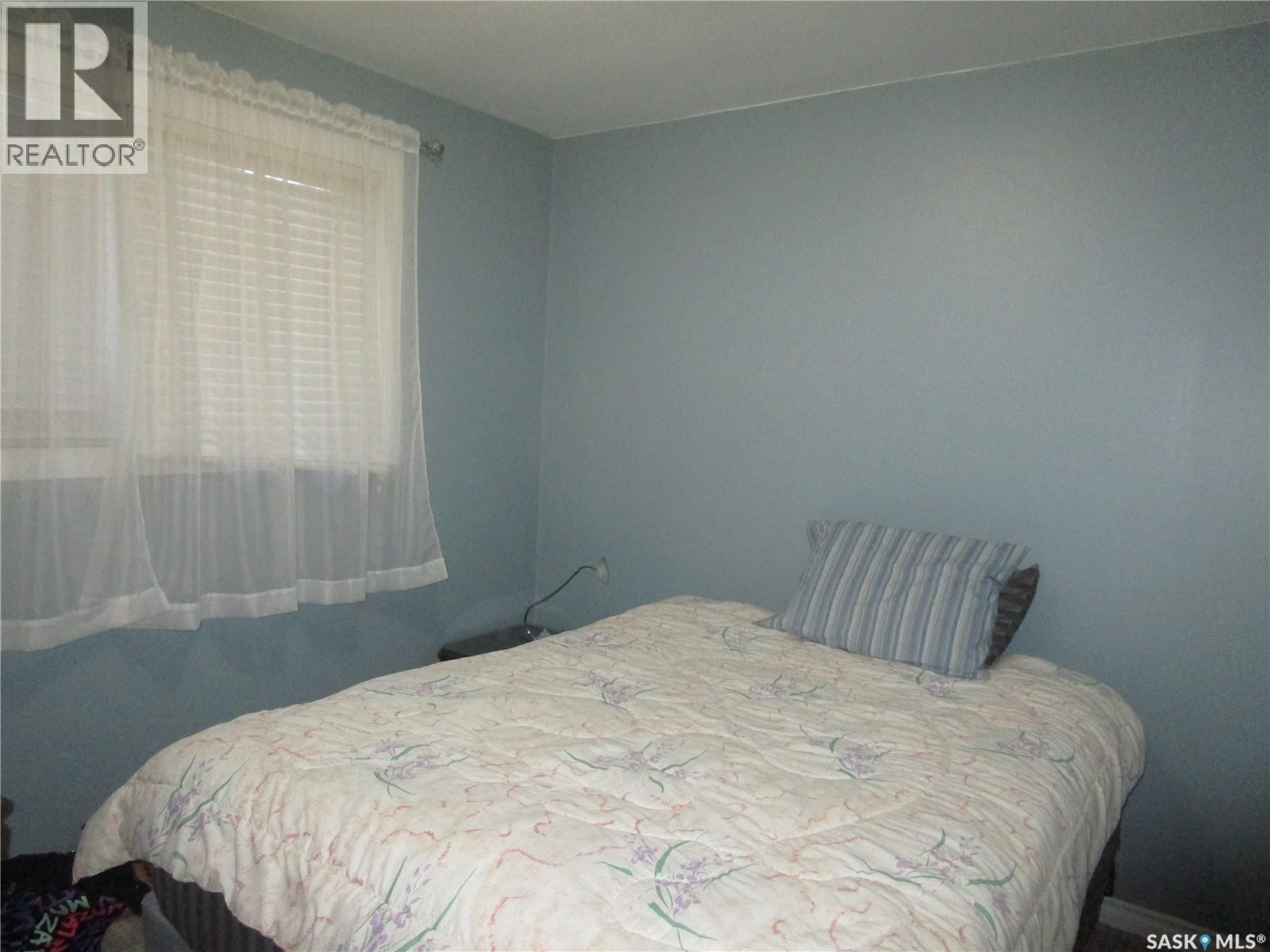 250 1st Avenue W, Bengough, Saskatchewan  S0C 0K0 - Photo 11 - SK027104