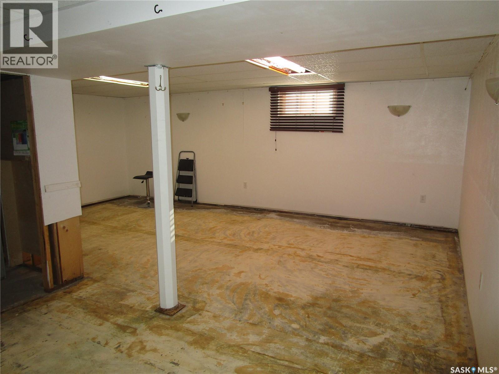 250 1st Avenue W, Bengough, Saskatchewan  S0C 0K0 - Photo 14 - SK027104