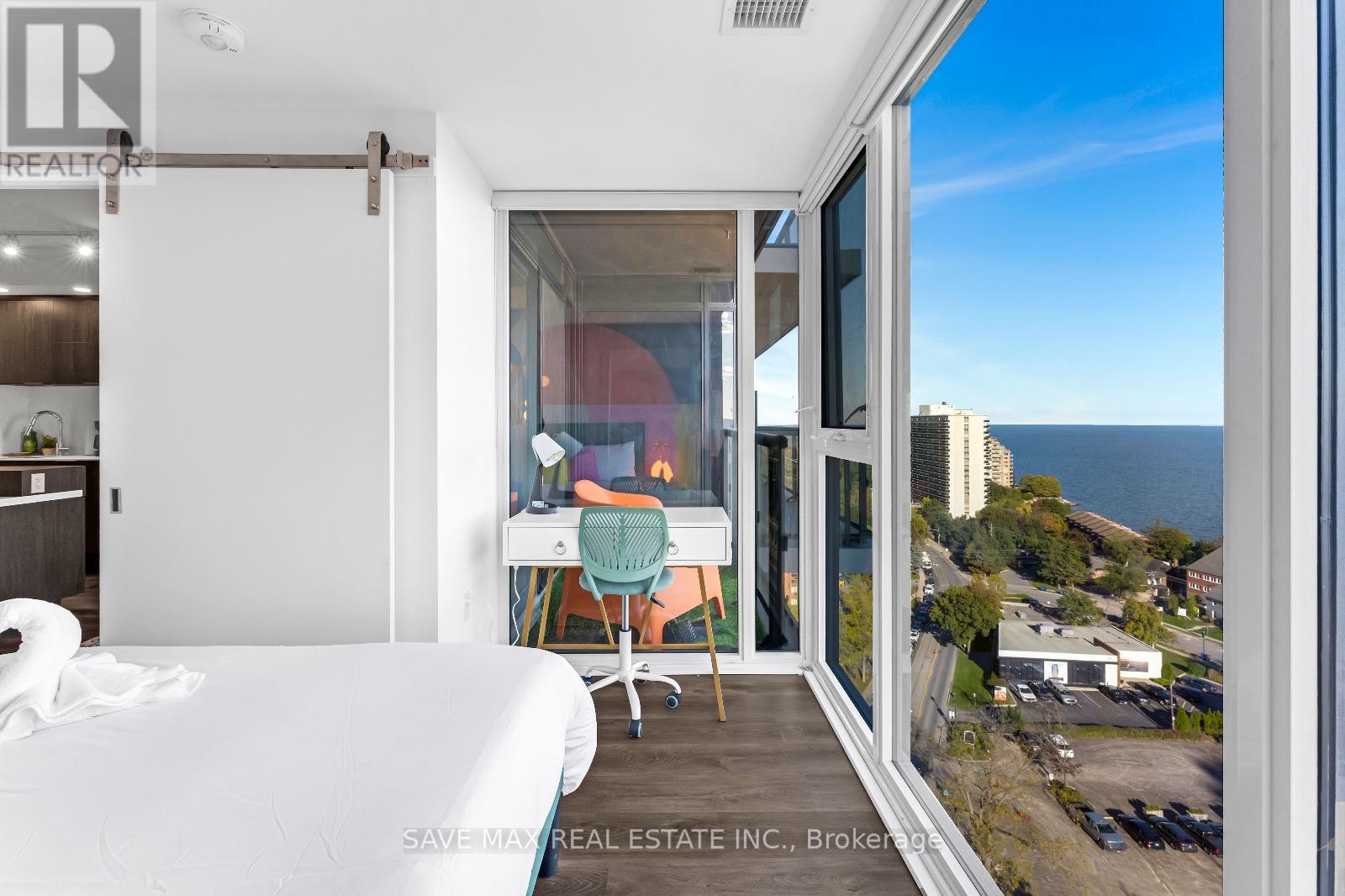 1406 - 370 Martha Street, Burlington, Ontario  L7R 0G9 - Photo 10 - W12713286