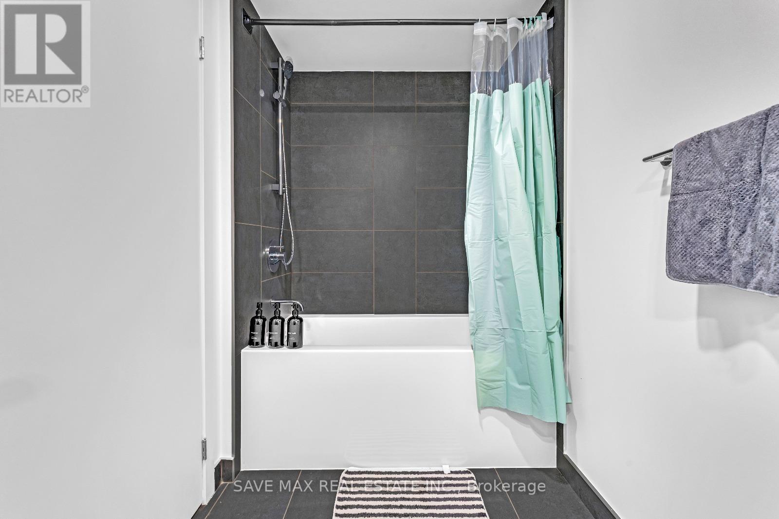 1406 - 370 Martha Street, Burlington, Ontario  L7R 0G9 - Photo 11 - W12713286