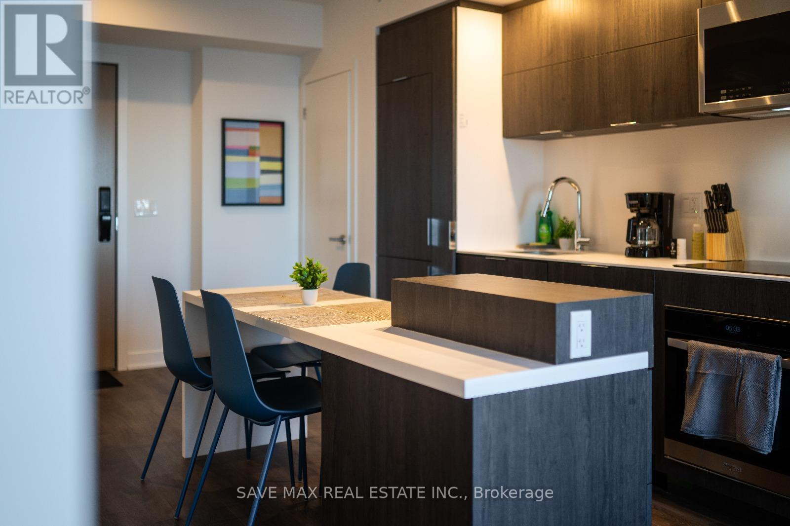 1406 - 370 Martha Street, Burlington, Ontario  L7R 0G9 - Photo 4 - W12713286