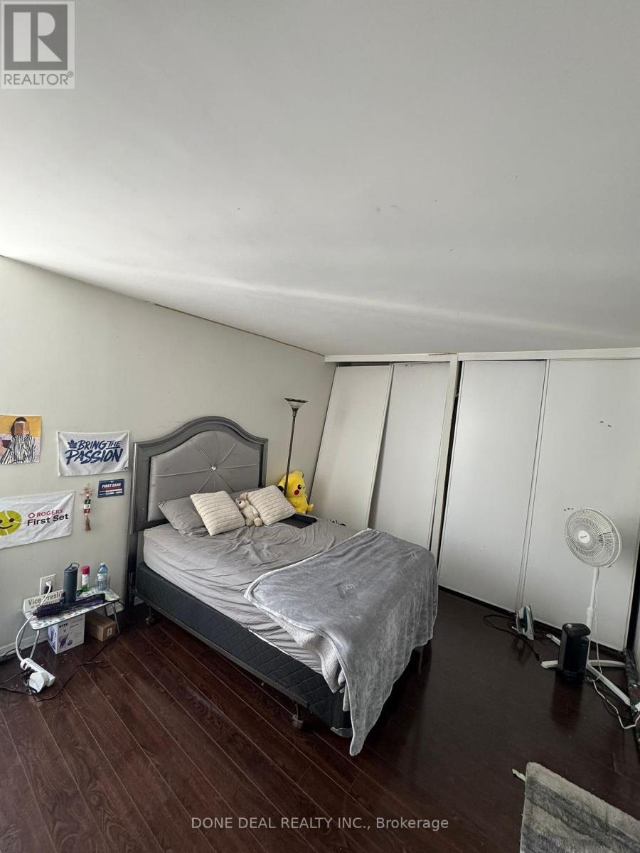 1608 - 10 Martha Eaton Way, Toronto, Ontario  M6M 5B3 - Photo 5 - W12713306