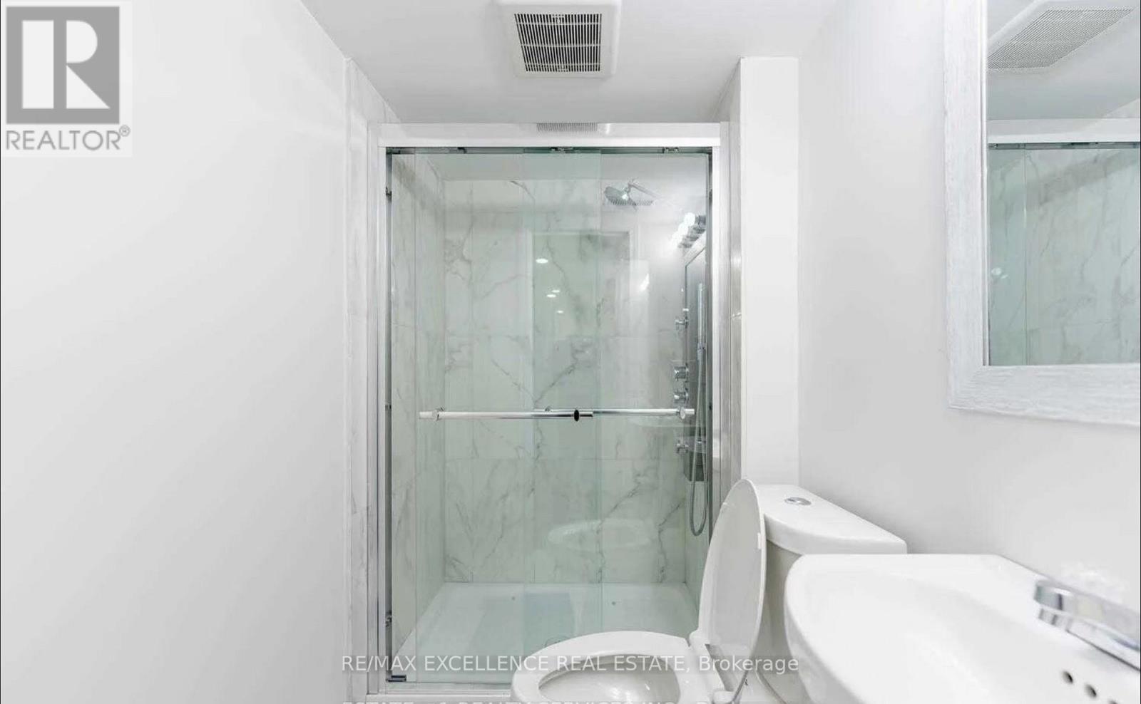 117 Richwood Crescent, Brampton, Ontario  L6X 4N3 - Photo 8 - W12713310