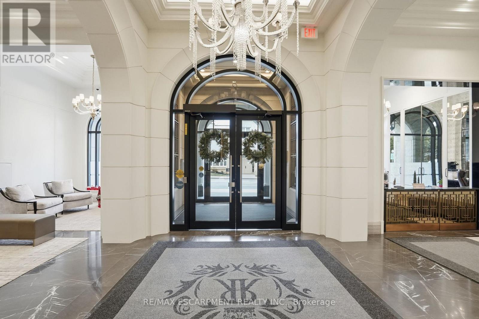 312 - 300 Randall Street, Oakville, Ontario  L6J 0G2 - Photo 4 - W12713312