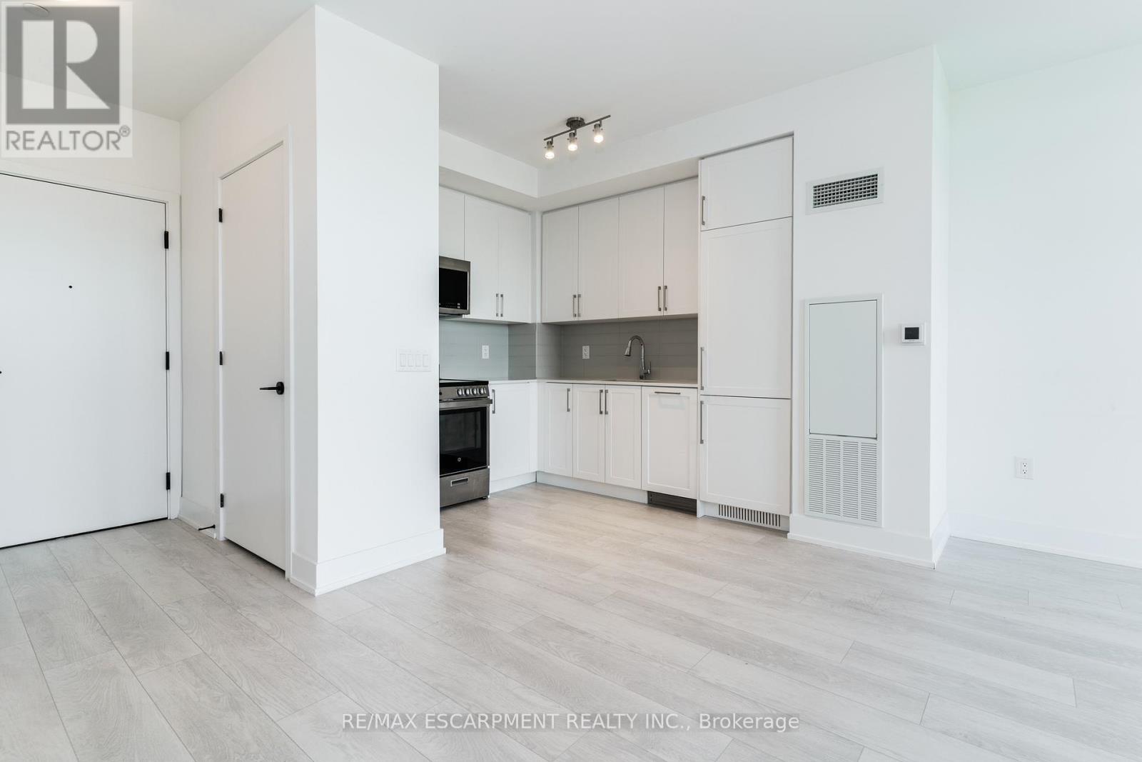 614 - 2450 Old Bronte Road, Oakville, Ontario  L6M 4J2 - Photo 5 - W12713340