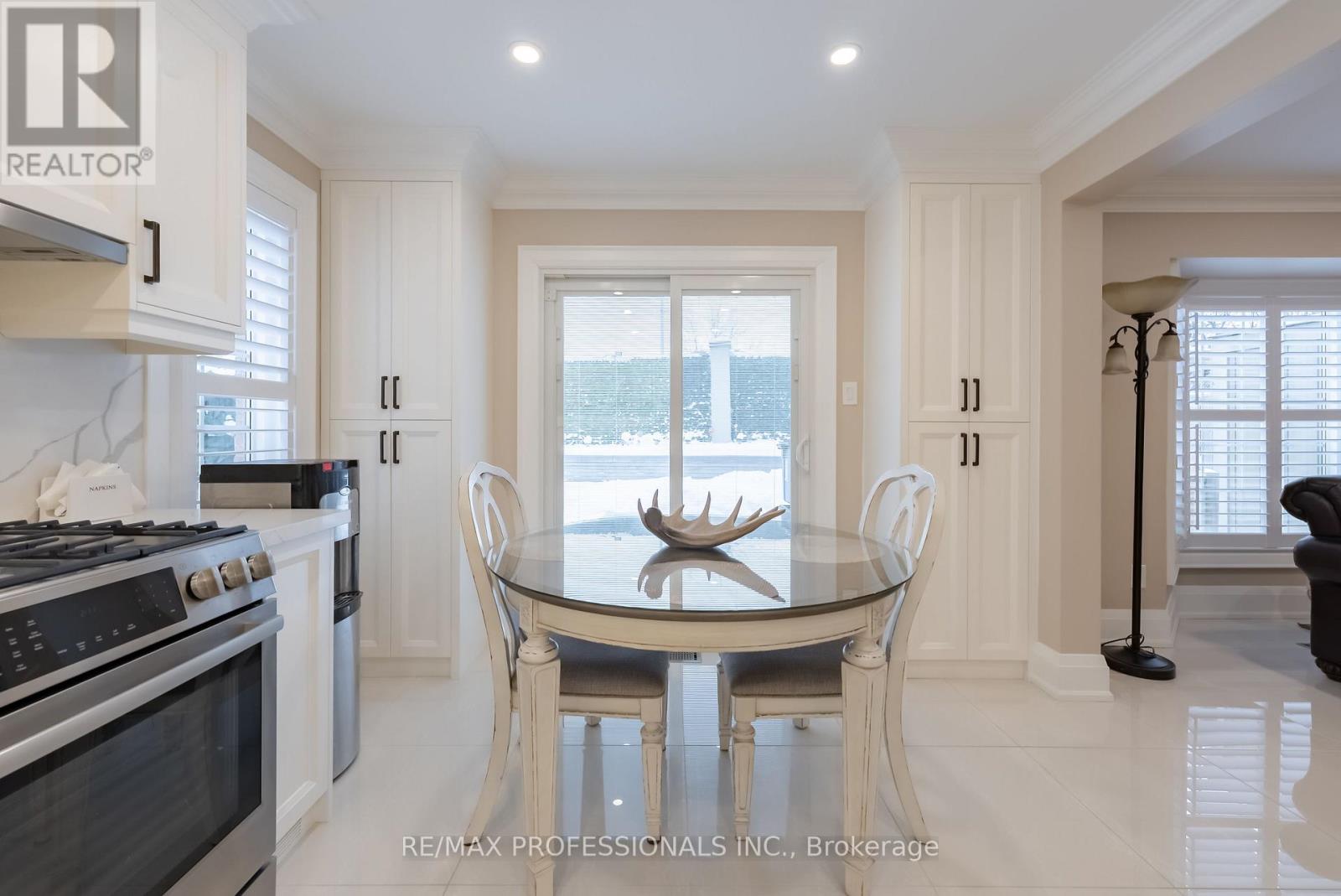 99 Desert Sand Drive, Brampton, Ontario  L6R 1V7 - Photo 12 - W12713352