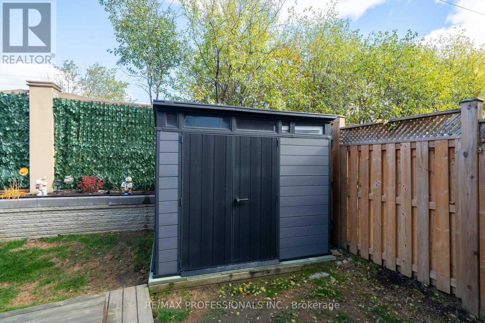 99 Desert Sand Drive, Brampton, Ontario  L6R 1V7 - Photo 36 - W12713352