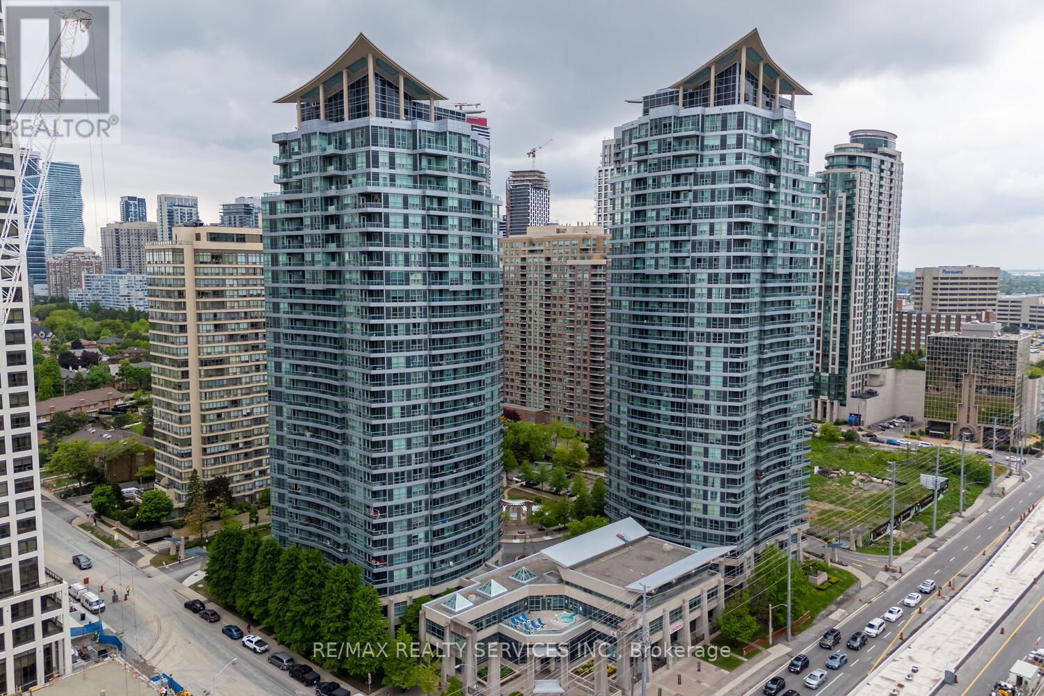 1403 - 33 ELM DRIVE, Mississauga, Ontario